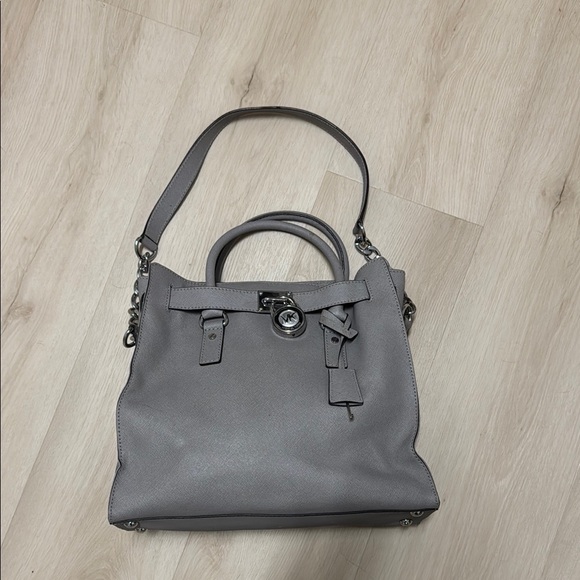 Michael Kors Grey Hamilton Saffiano Large Leather Tote Bag - Picture 8 of 15